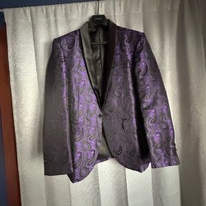 Men’s suit coat size M.
